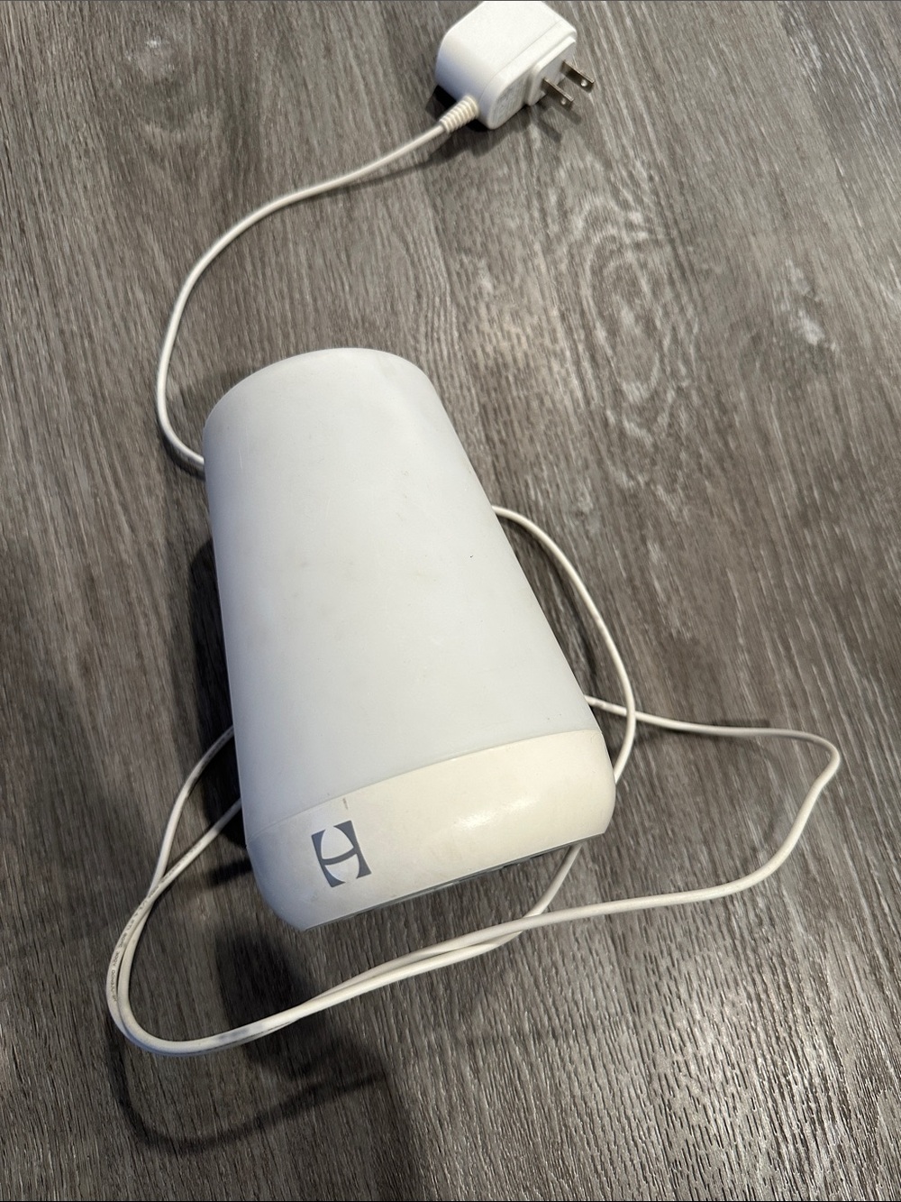 Hatch White - Night Light Charger with Integrated Cord